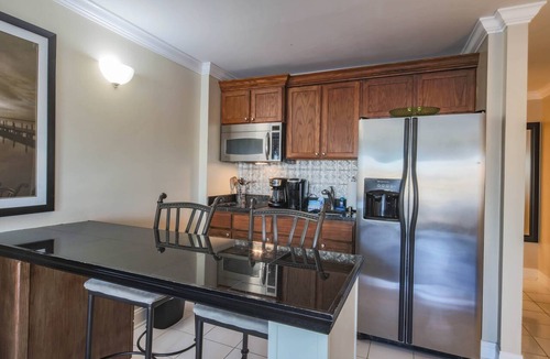 Harbour Town Condo | Spectacular Studio in the Heart of Harbour Town overlooking Harbour & Lighthouse. Dine, Shop, Relax.