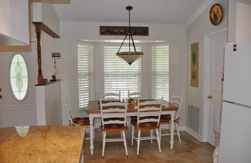 Old Homosassa House | Spectacular Waterfront Home! Pool, Dock, Kayaks, Canoe, Bikes! Quick to Gulf