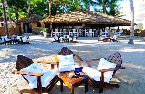 Los Maestros Apartment | Splash Into This Fabulous Waterpark Family Resort