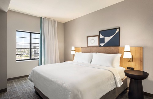 Northeast Colorado Springs Hotel | Staybridge Suites Colorado Springs NE Powers by IHG