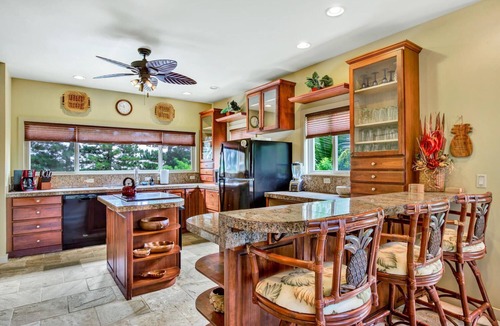 Kailua-Kona House | 🏖️Steps to Sandy Beach | Private Pool | Walk to Kona