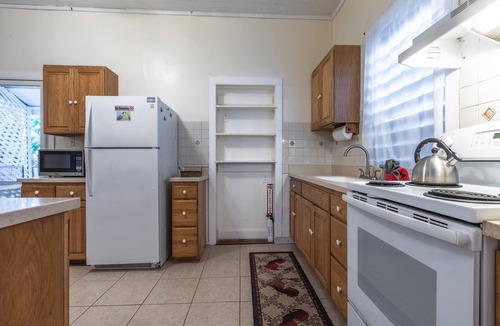 Downtown House | Stone Throw Famous Duval Street Location-No Contact Check-In