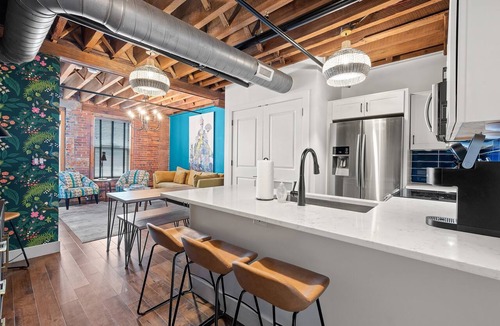 Nashville Condo | Stylish 1865 Warehouse Loft | Steps to Vanderbilt