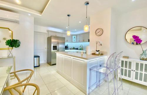 Alma Rosa House | Stylish 3BR Condo, Full AC, Wi-Fi
