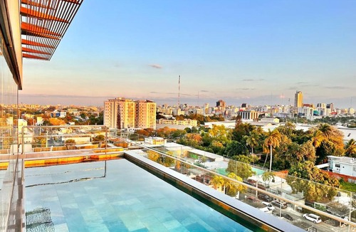 Viejo Arroyo Hondo Apartment | Stylish Upscale Condo, Pool