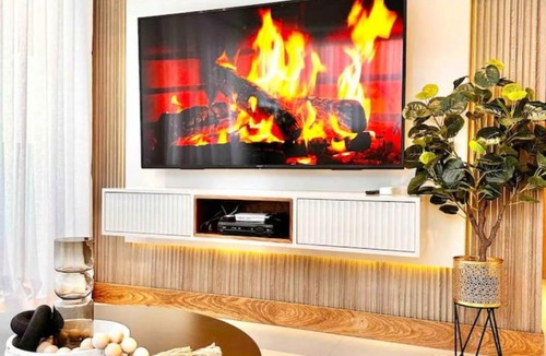 Viejo Arroyo Hondo Apartment | Stylish Upscale Condo, Pool