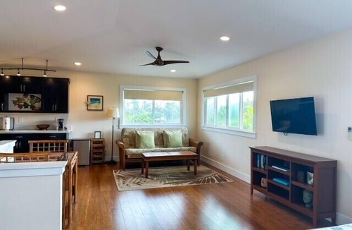 Kalama Tract Apartment | Suite By the Sea - a bright and sparkling Apartment