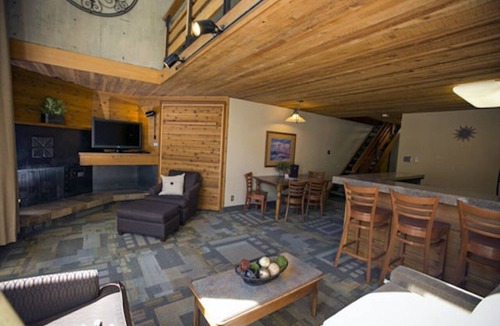 Salt Lake Mountain Resorts Cabin | Suite/Loft Room at the Iron Blosom in Snowbird- walk to lifts