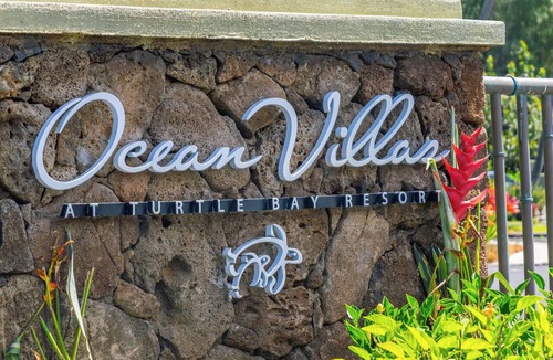 Kahuku Apartment | SUMMER REDUCED! Villa 105, KING bed, Ocean View Turtle Bay