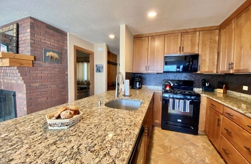 Killington Condo | SunBear- AC, Pool, Game Room, Fireplace, Hiking!