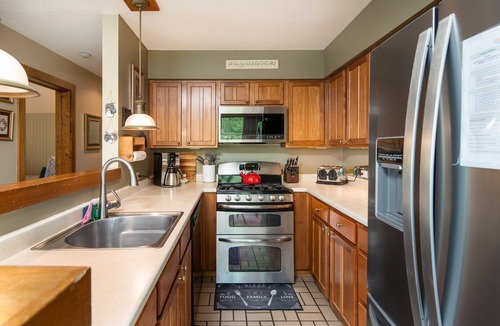 Killington Condo | Sunrise Bear Ridge: 4BR, 3BA Ski In/Ski Out Condo