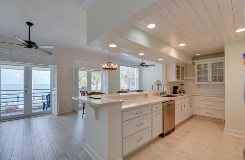 Bahama Village Condo | Sunset Overlook - Waterfront Condo at Harbour Place with Sunset View
