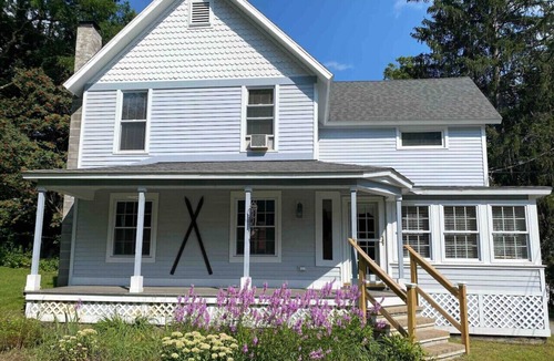 North Creek House | The Alexander House 1887 Farmhouse in North Creek!