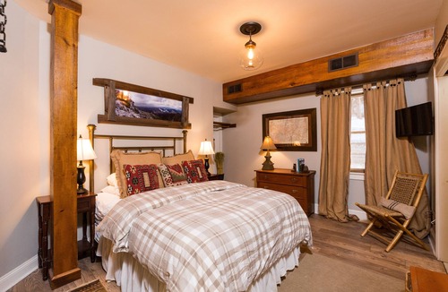 Saratoga Springs House | The Nest on Saratoga Lake