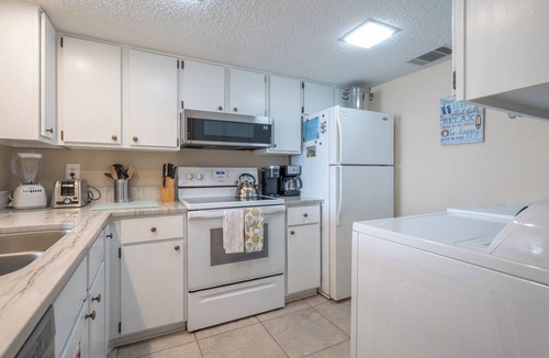 Amelia City Condo | The Perfect Getaway - Steps to Beach and Pool!