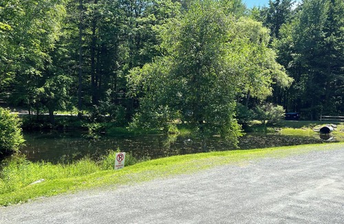 West Hartford Condo | The Quechee Acorn! Cozy 2-bedroom condo near amazing amenities!