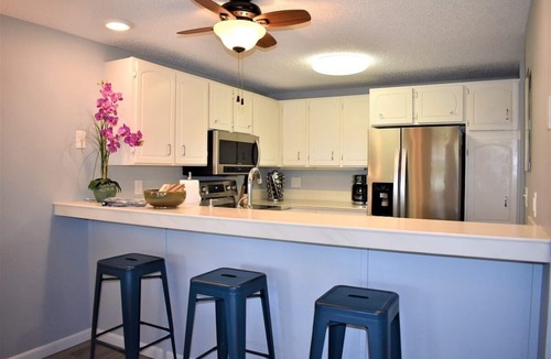 Waikoloa Village Condo | Top-Floor 2-Bed, 2-Bath Retreat with Stunning Ocean & Golf Course Views!