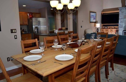 Killington Condo | Topridge 4BR/4BA: Breathtaking Views. Hot tub. True Ski In Ski Out!