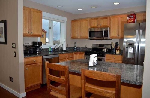 Killington Condo | Topridge 4BR/4BA: Breathtaking Views. Hot tub. True Ski In Ski Out!