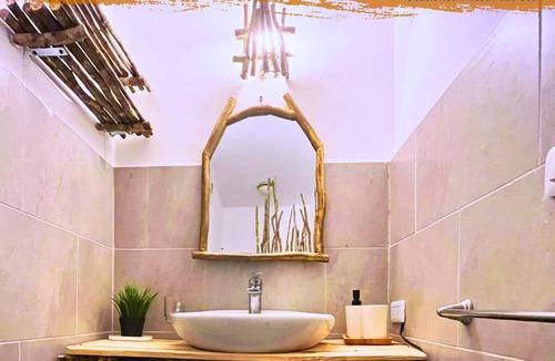 Los Melones Hotel | Tribe Inn & Rooftop Lounge