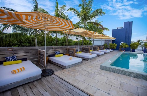 City Center House | Vacation Starts Here! 3 Comfortable Units, Onsite Pool, Near Fisher Island Beach