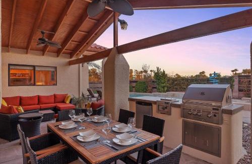 Enterprise Villa | Villa 1 level on half acre 12-min to Strip