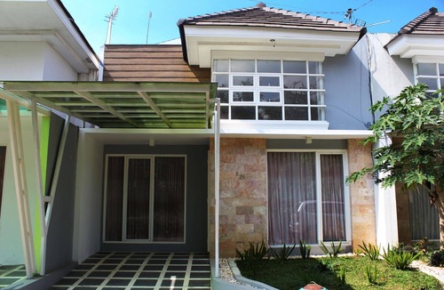 Oro Oro Ombo House | Villa Asri Batu Malang