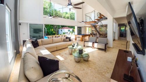 Urbanizacion Tavarez Villa | Villa Collie Luxury Retreat7 King Master BRMaid