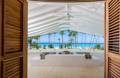 Las Terrenas Villa | Villa del Mar, Luxury villa on the beach,13 bedrooms, pool, jacuzzi, full staff