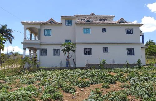 Gaspar Hernandez Villa | Villa Magante