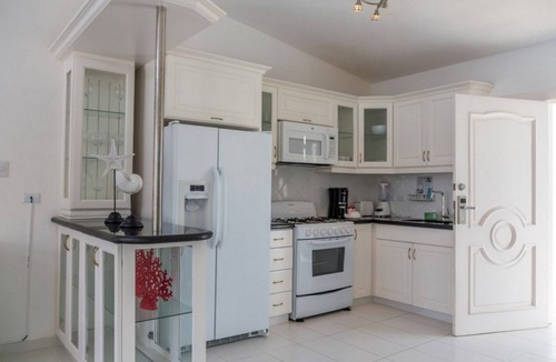 La Mulata Villa | Villa with 2 bedrooms and 2 bathrooms available for long-term rentals
