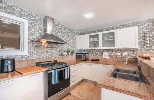 Puerto Bahia Villa | Villa with ocean view/bbq/pool/resort access