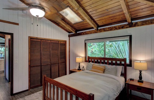 Kehena Beach Estates House | Vintage Hawaii Home 1 Minute Walk To Kehena Beach