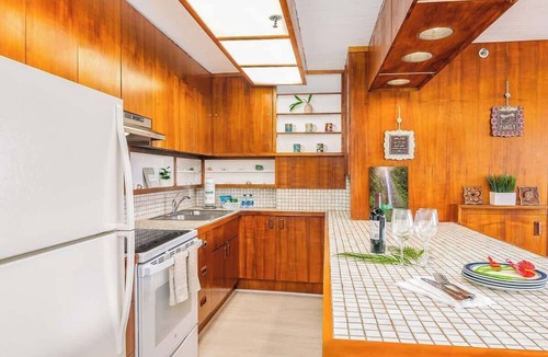 Waikiki Condo | Waikiki condo w/pool & free parking