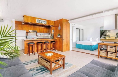 Waikiki Condo | Waikiki condo w/pool & free parking