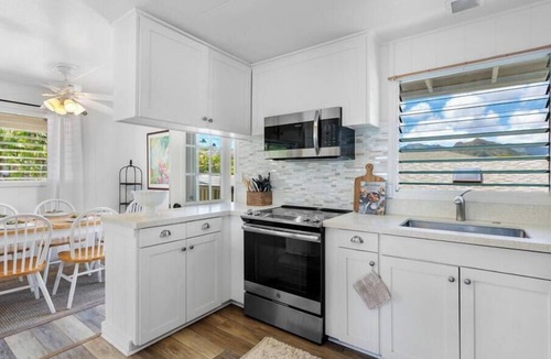 Kailua House | Wake to the waves at “The Eddie” - 3 bed/2 bath