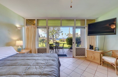 Maunaloa Apartment | Walk to Beach: Ocean-View Maunaloa Studio