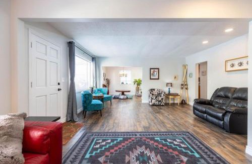 Cottonwood Heights House | Wasatch Cottonwood Canyons Cottage-HotTub PoolTable Skier's Dream