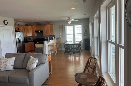 Southport Condo | Waterfront Condo, 1-Min Walk to Southport Marina – Water Views from Deck”