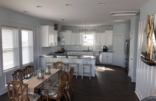 Topsail Beach House | Waterfront Gated Townhome w/pool and walk to Beach. Queens Grant - Marina - Dock