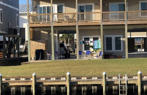 Topsail Beach House | Waterfront Gated Townhome w/pool and walk to Beach. Queens Grant - Marina - Dock