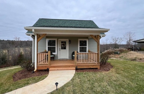 State Road Cottage | Wine Way Small Cottage