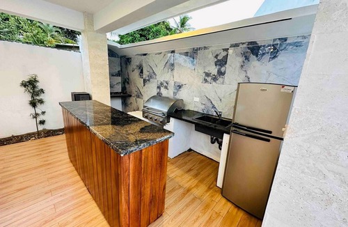 La Mulata Villa | XXL Party Villa: Pool, Basketball Court, Billiard & BBQ!