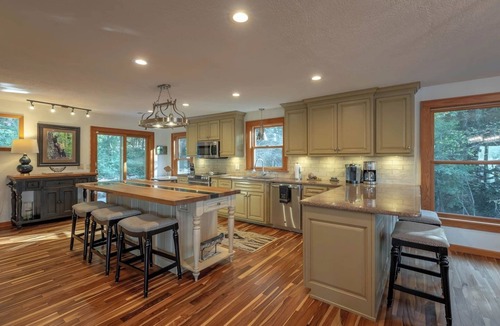Lakeview Hills House | Year-Round Lake & Mountain Views + Private Dock