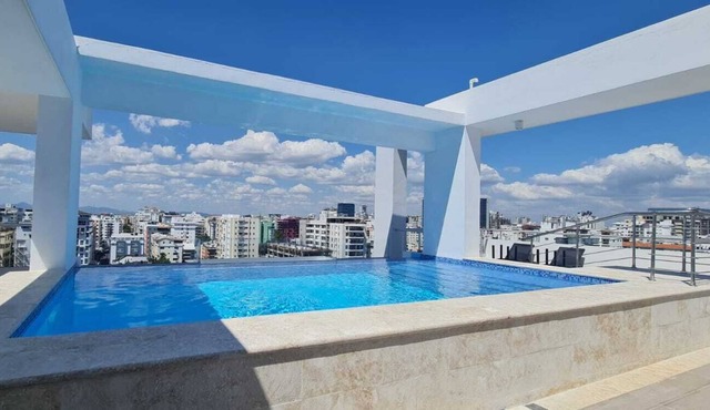 1 Room, pool, Gym. Balcony, City Center