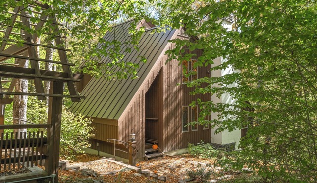 15 min to Killington & Okemo 4-bedroom Chalet w/Private Sauna & Hot Tub