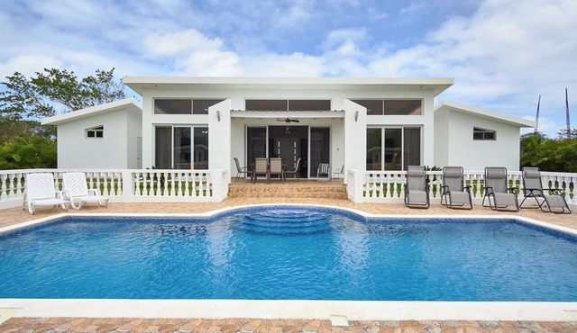 3-Bed Villa in Sosua Ocean Village – Pool, Guest House, near Santa Fe