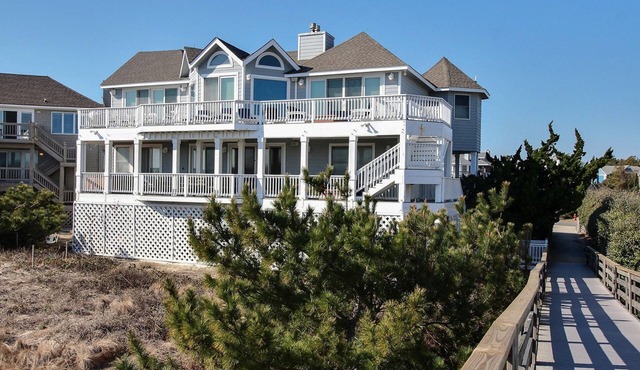 4BR Oceanfront | Pool | Hot Tub | Sauna