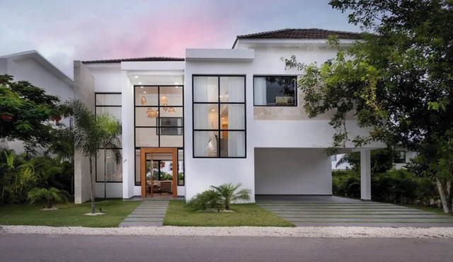 4BR Villa Palma Areca with private Pool