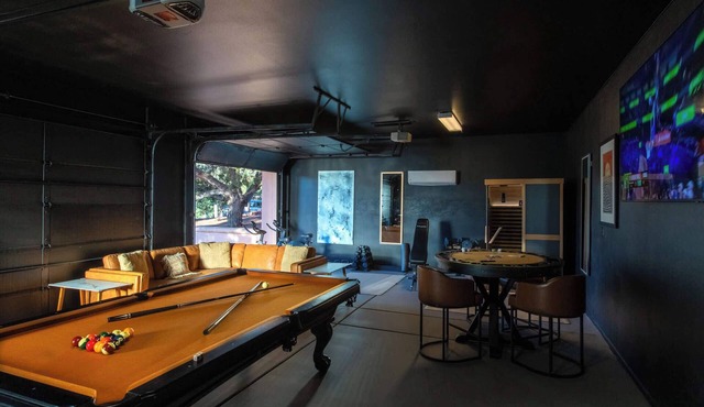 5 Bed, 3 Bath Uptown Sedona-Game Room-Sauna-Cold Plunge-Jacuzzi-Gym